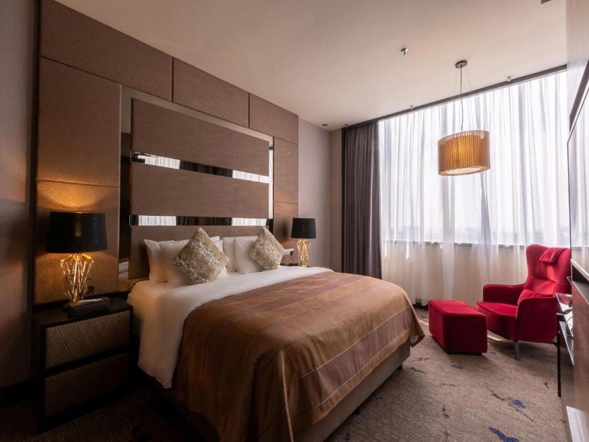 New World Suites Bintulu Exterior photo