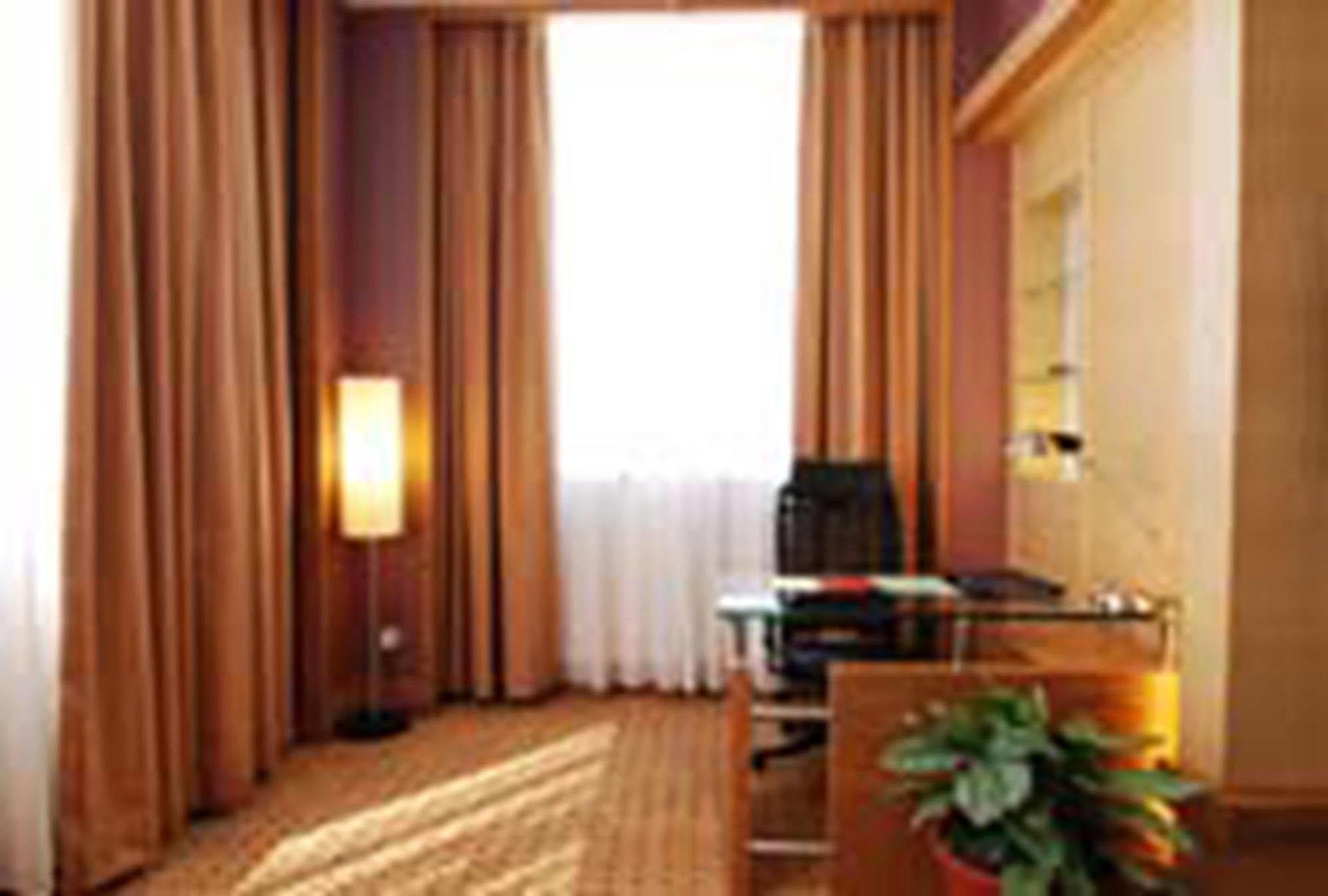 New World Suites Bintulu Exterior photo