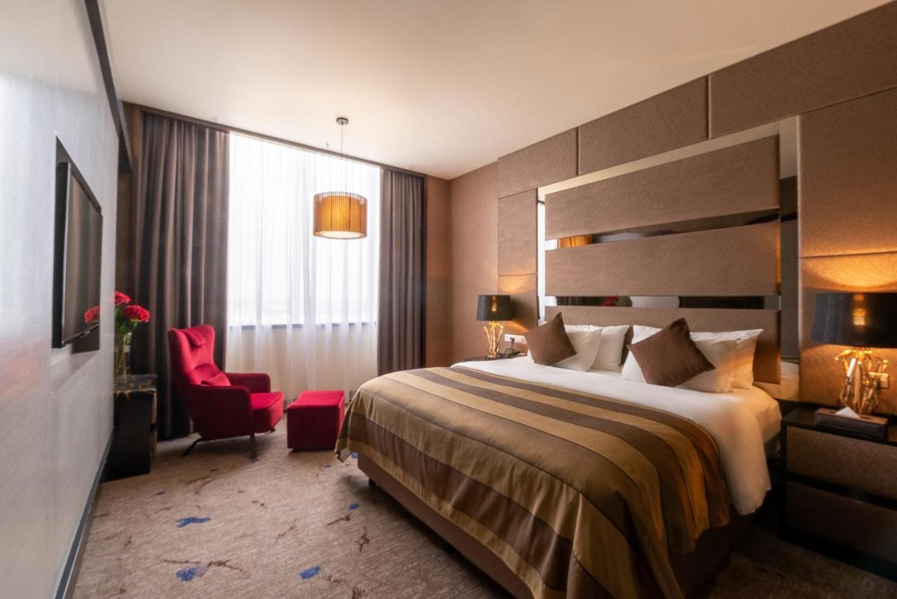 New World Suites Bintulu Exterior photo